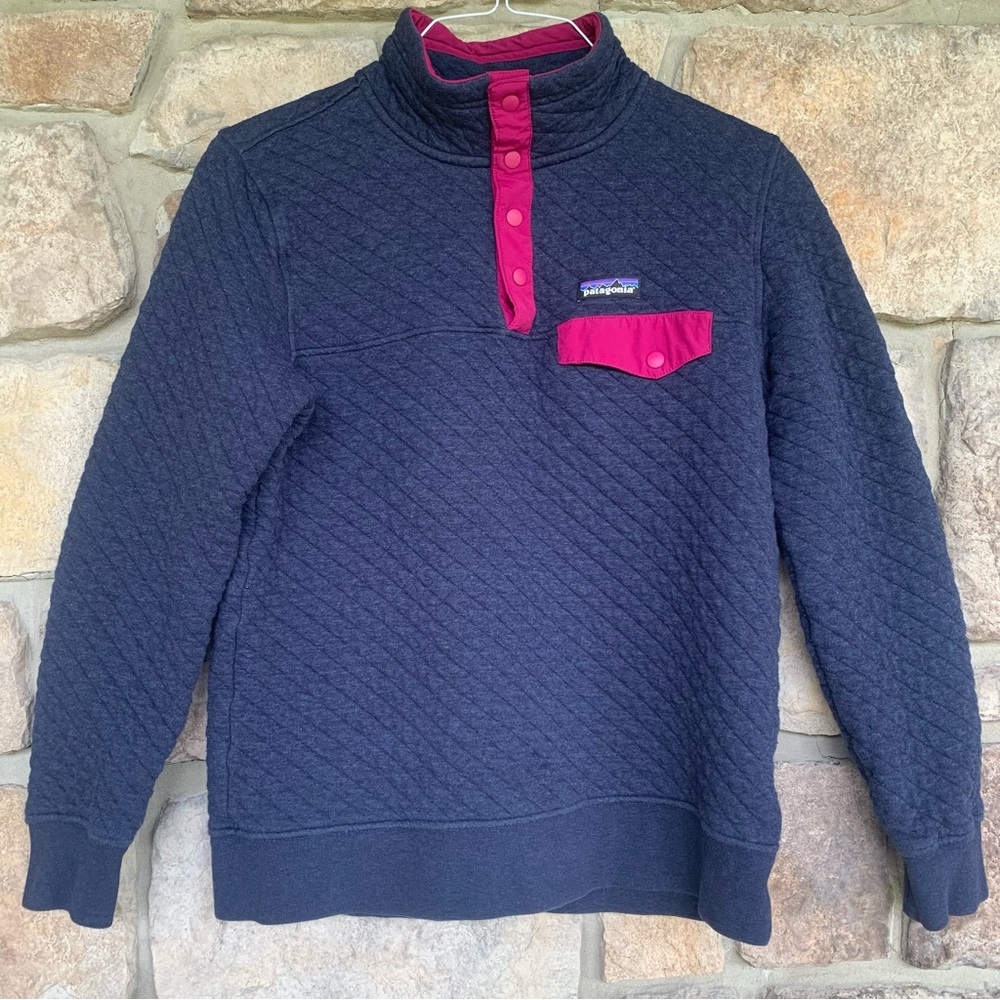 Patagonia Women’s Navy & Pink Quilted Snap pullover